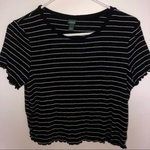 Women’s Lettuce Edged Tee Fits Like A Medium